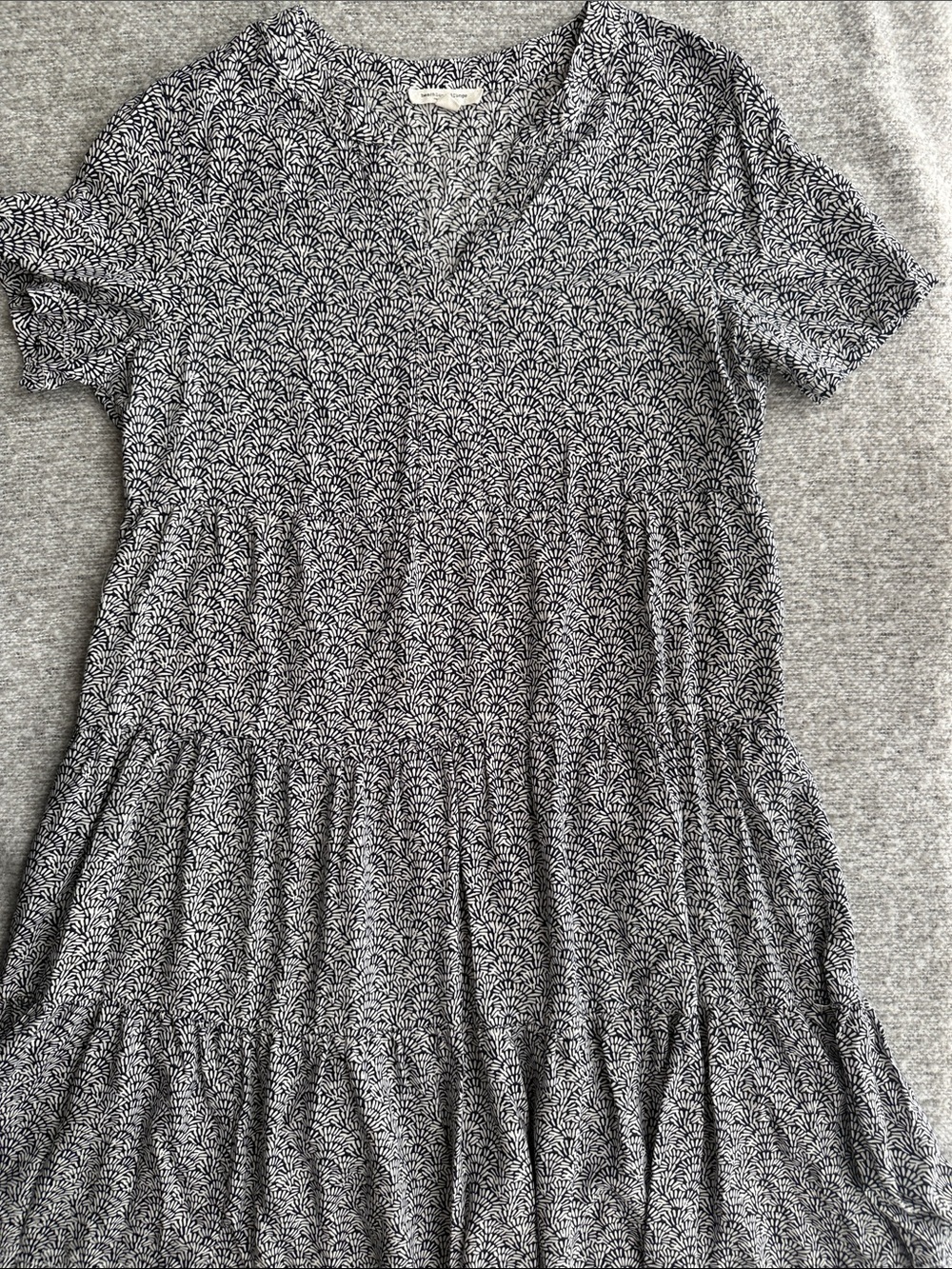 BeachLunchLounge Black & White Printed Tiered V-Neck Women's Dress Size M
